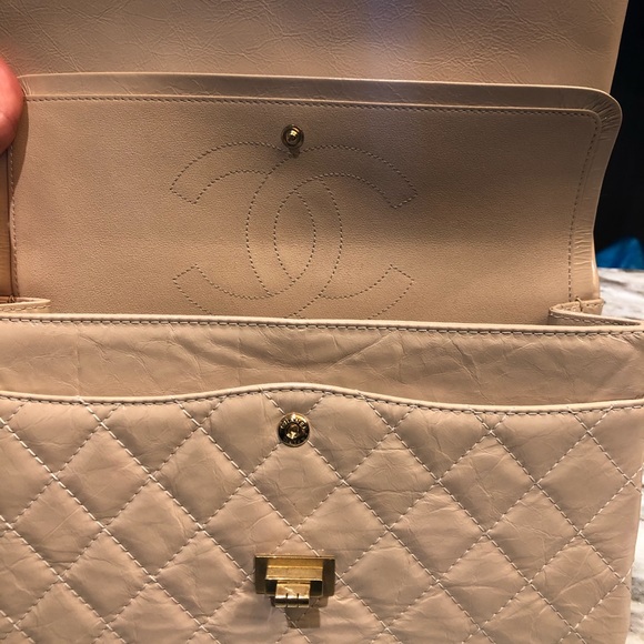 **AUTHENTIC** BEIGE CHANEL SHOULDER BAG!! - Picture 6 of 8